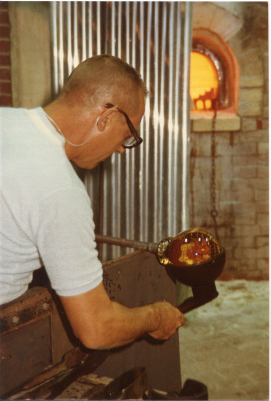 1975 Skip Woods demonstrating at the first Paperweight Weekend