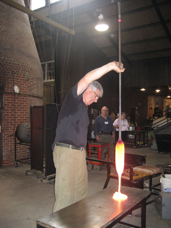 2011 GlassWeekend Richard Royal demonstration in the Glass Studio