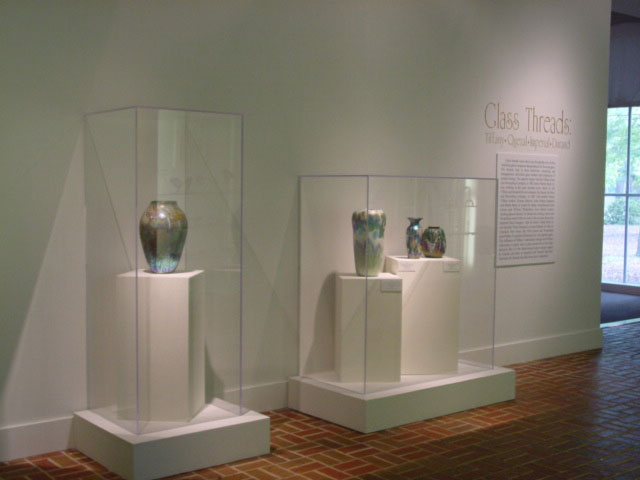 2004 "Glass Threads: Tiffany, Quezal, Imperial, Durand" exhibit in the Museum of American Glass