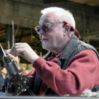2011 Paul Stankard demonstrating in the Glass Studio
