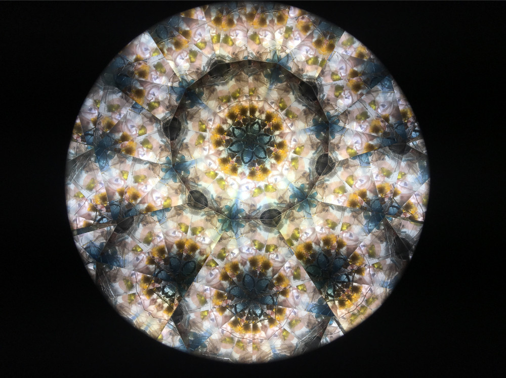 Image of kaleidoscope as seen through the viewing aperture.
