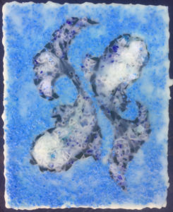 encaustic painting with glass embellishment by Anna Scaramazza of the Pisces horoscope symbol, two fish swimming in opposing directions