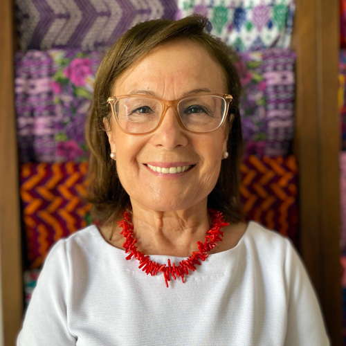 A Headshot of Barbara Knoke.